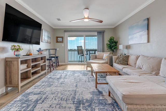 1695 Highway 98 302, Mary Esther, FL 32569