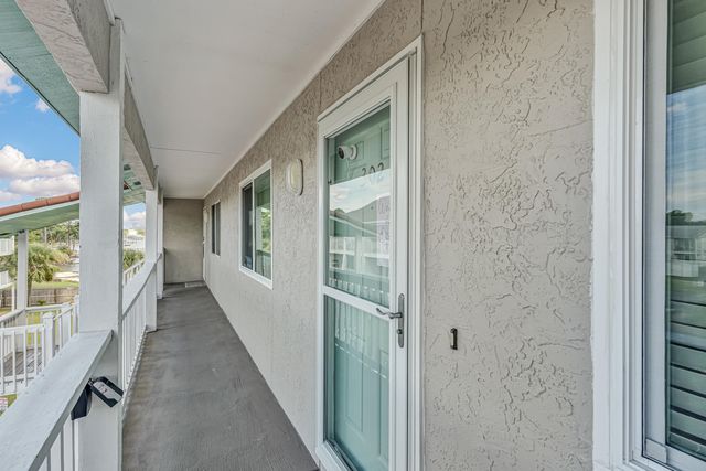 1695 Highway 98 302, Mary Esther, FL 32569