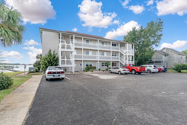 1695 Highway 98 302, Mary Esther, FL 32569