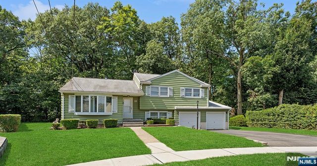 18 Ravine Court, Clifton, NJ 07013