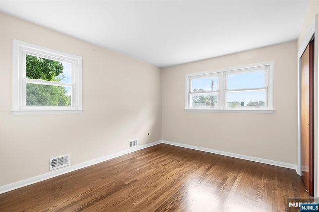 18 Ravine Court, Clifton, NJ 07013