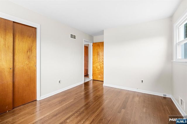 18 Ravine Court, Clifton, NJ 07013