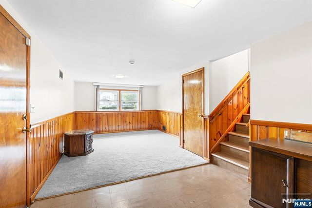 18 Ravine Court, Clifton, NJ 07013