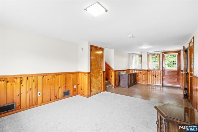 18 Ravine Court, Clifton, NJ 07013