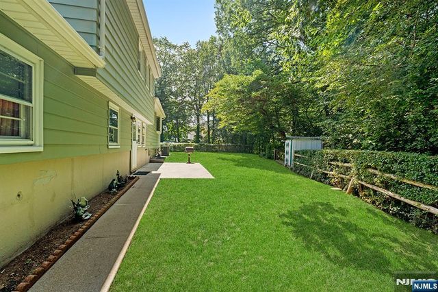 18 Ravine Court, Clifton, NJ 07013