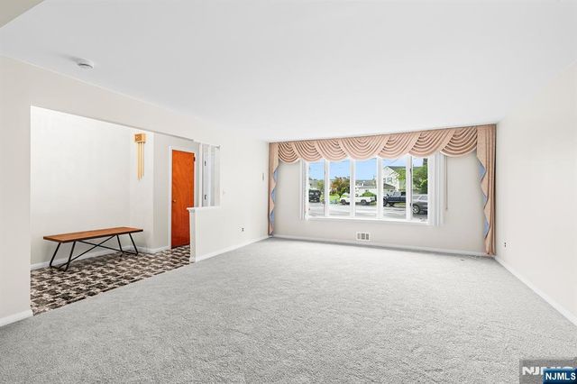 18 Ravine Court, Clifton, NJ 07013