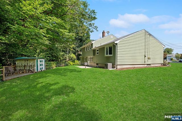 18 Ravine Court, Clifton, NJ 07013