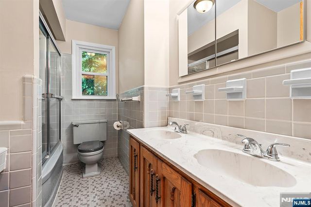 18 Ravine Court, Clifton, NJ 07013