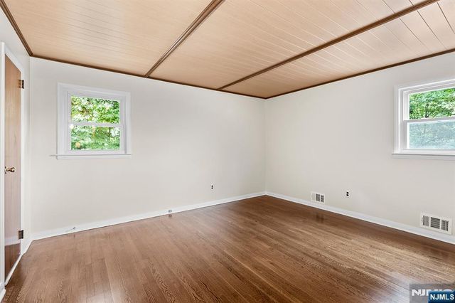 18 Ravine Court, Clifton, NJ 07013