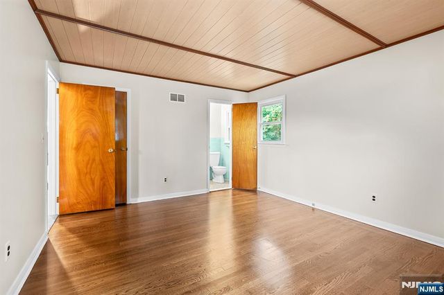18 Ravine Court, Clifton, NJ 07013