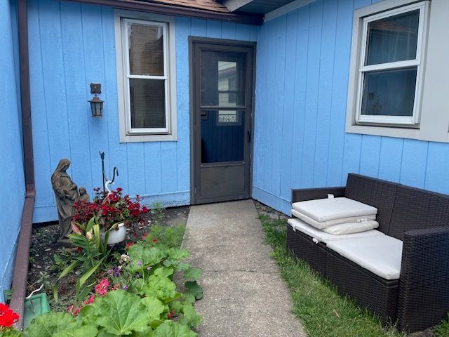 4930 S Luna Avenue, Chicago, IL 60638