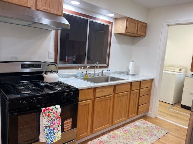 4930 S Luna Avenue, Chicago, IL 60638