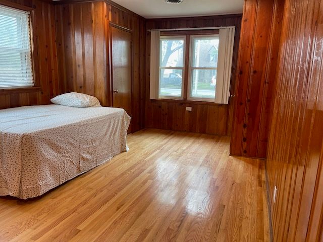 4930 S Luna Avenue, Chicago, IL 60638