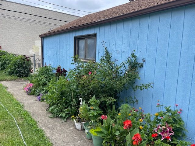 4930 S Luna Avenue, Chicago, IL 60638