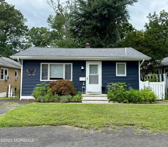 13 Middlesex Avenue, Keyport, NJ 07735