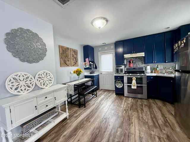 13 Middlesex Avenue, Keyport, NJ 07735