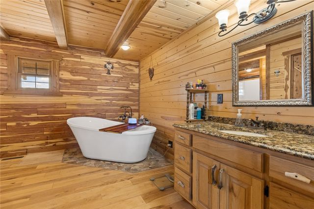 11227 Dunkard Road, Alpena, AR 72611