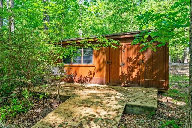 4103 Stonebrook Farms Road, Greensboro, NC 27406