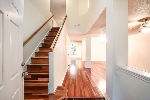 6914 Dallas DR, Austin, TX 78729