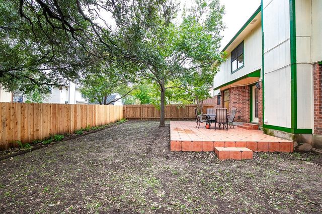 6914 Dallas DR, Austin, TX 78729