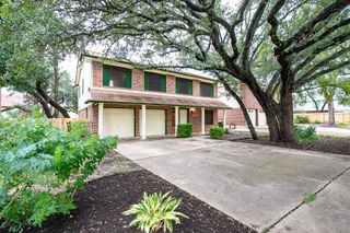 6914 Dallas DR, Austin, TX 78729