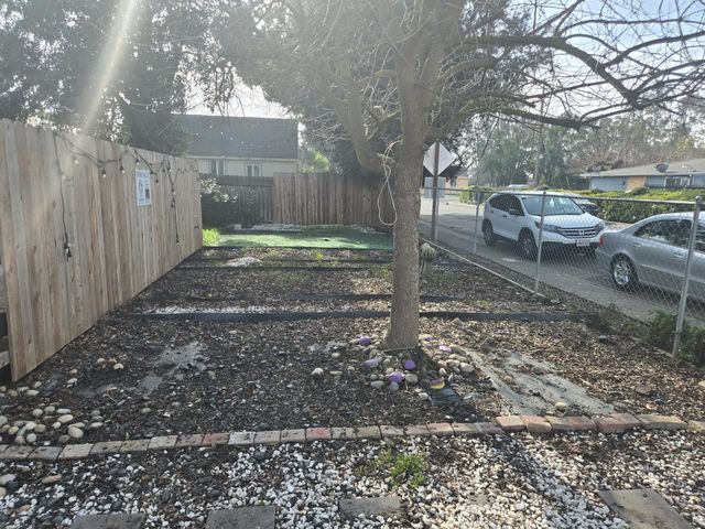 5765 Nina Way, Sacramento, CA 95824