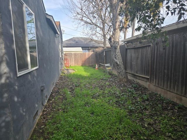 5765 Nina Way, Sacramento, CA 95824