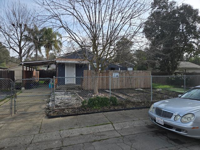 5765 Nina Way, Sacramento, CA 95824