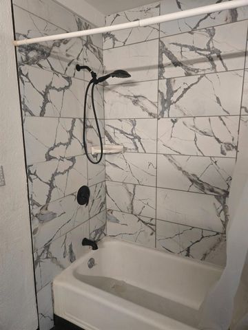 5765 Nina Way, Sacramento, CA 95824