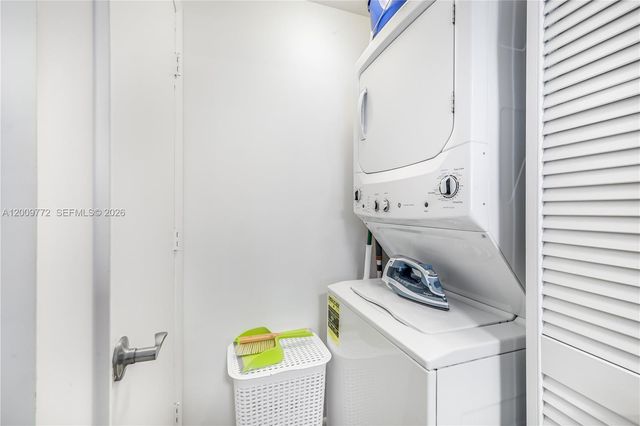 253 NE 2nd St 1606, Miami, FL 33132