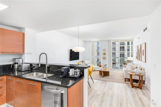 253 NE 2nd St 1606, Miami, FL 33132