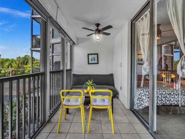 3375 N Country Club Dr 208, Aventura, FL 33180