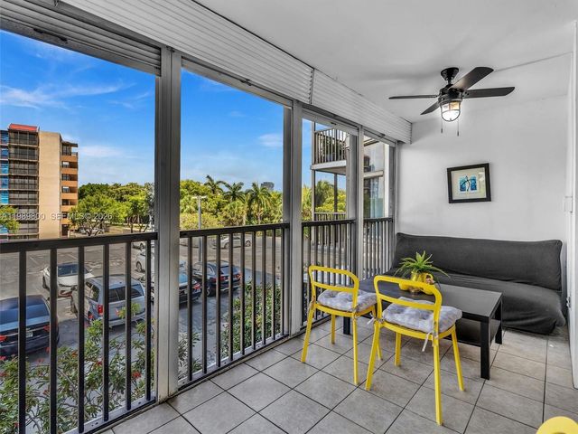 3375 N Country Club Dr 208, Aventura, FL 33180