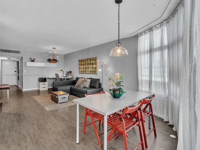 3375 N Country Club Dr 208, Aventura, FL 33180