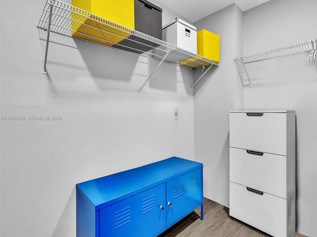 3375 N Country Club Dr 208, Aventura, FL 33180