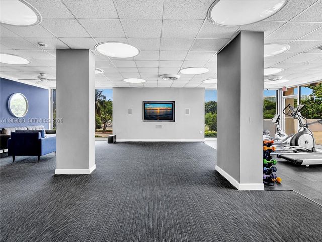 3375 N Country Club Dr 208, Aventura, FL 33180