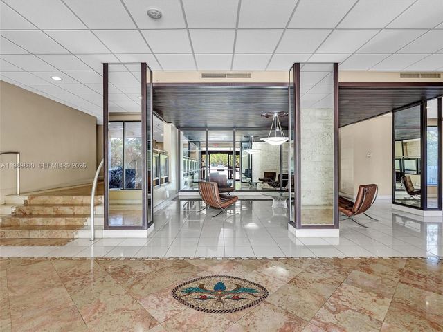 3375 N Country Club Dr 208, Aventura, FL 33180