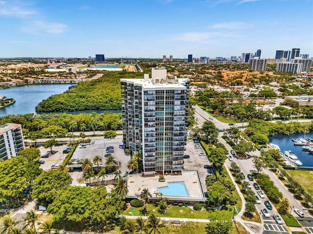 3375 N Country Club Dr 208, Aventura, FL 33180