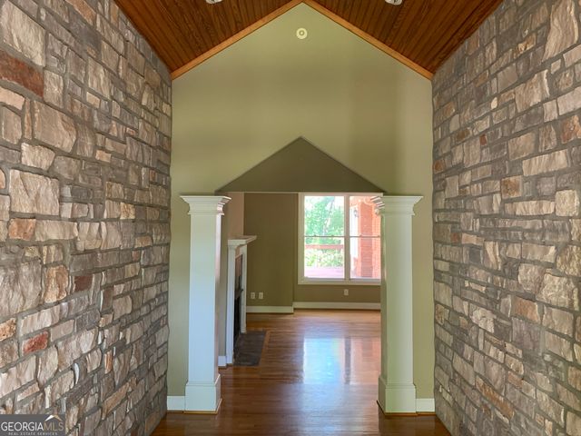 727 Kings Bench Drive, Hartwell, GA 30643