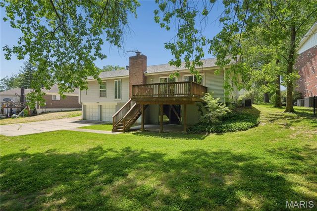 835 Bergquist Drive, Ballwin, MO 63011