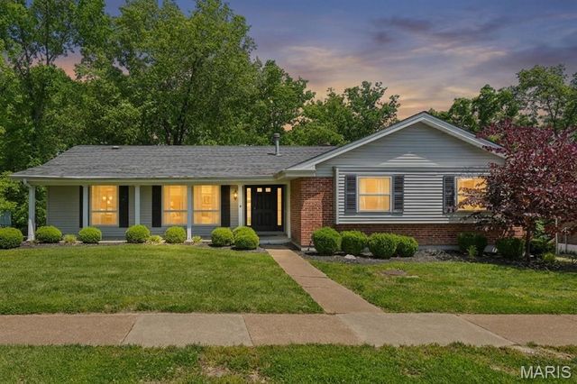835 Bergquist Drive, Ballwin, MO 63011