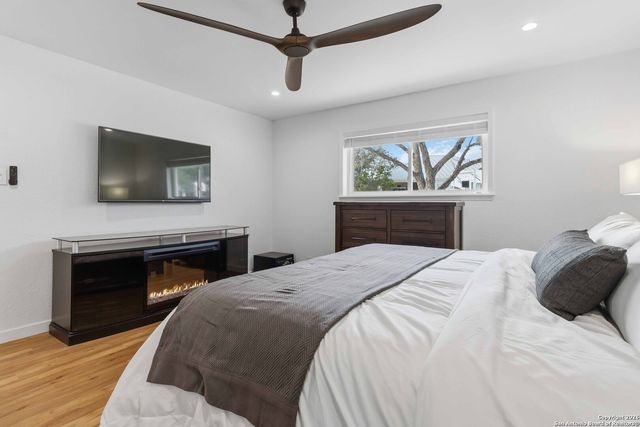 107 Oak Crest, Canyon Lake, TX 78133