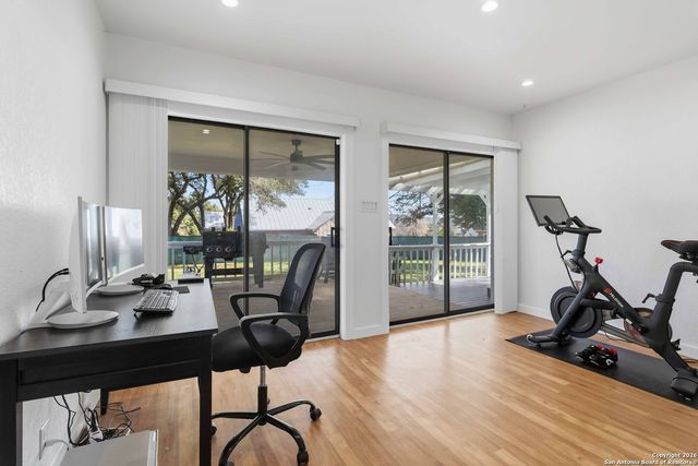 107 Oak Crest, Canyon Lake, TX 78133