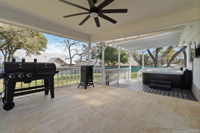 107 Oak Crest, Canyon Lake, TX 78133