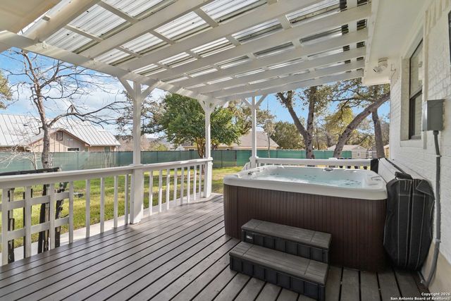 107 Oak Crest, Canyon Lake, TX 78133