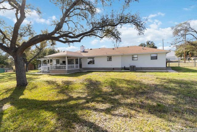 107 Oak Crest, Canyon Lake, TX 78133