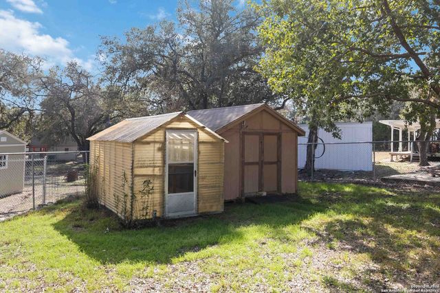 107 Oak Crest, Canyon Lake, TX 78133