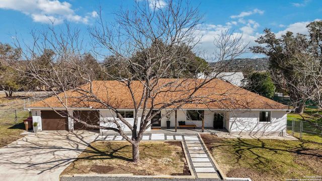 107 Oak Crest, Canyon Lake, TX 78133