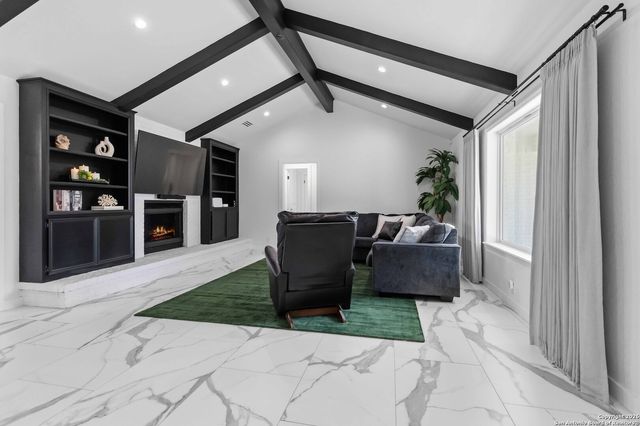 107 Oak Crest, Canyon Lake, TX 78133