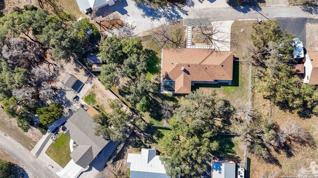 107 Oak Crest, Canyon Lake, TX 78133